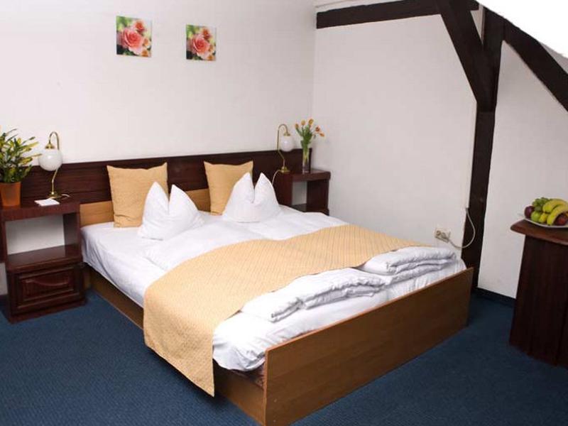 57AA2C6CA25ACC2002D5718D9A26C346