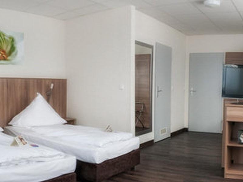 EBC4AB2461A03BFBCE17BD329299A353