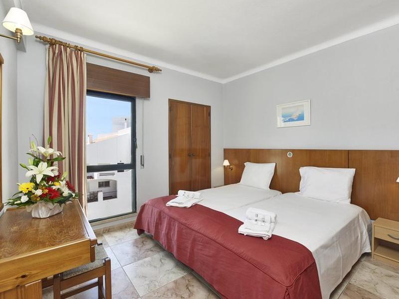 3E4BD8C2357664ABA9DD5436682C7CBE