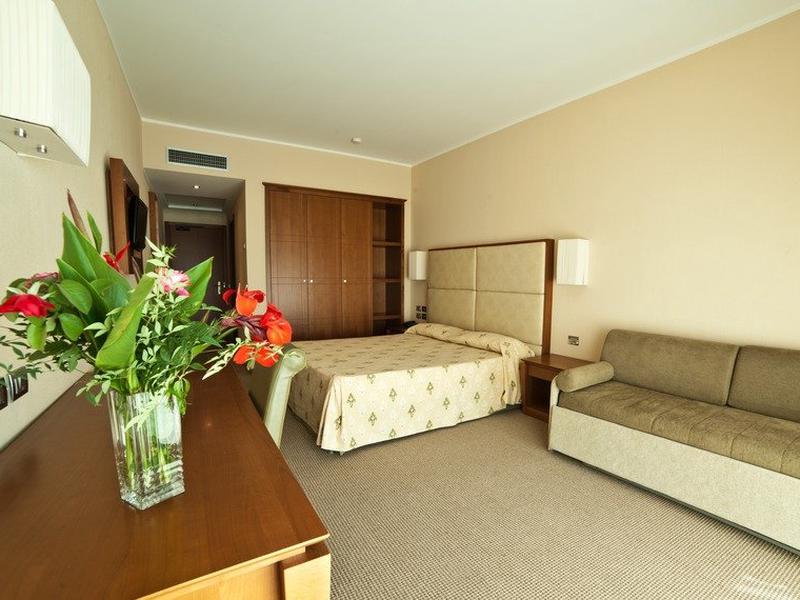 305AABB3ADD1582A2EDB733CC2B659BA