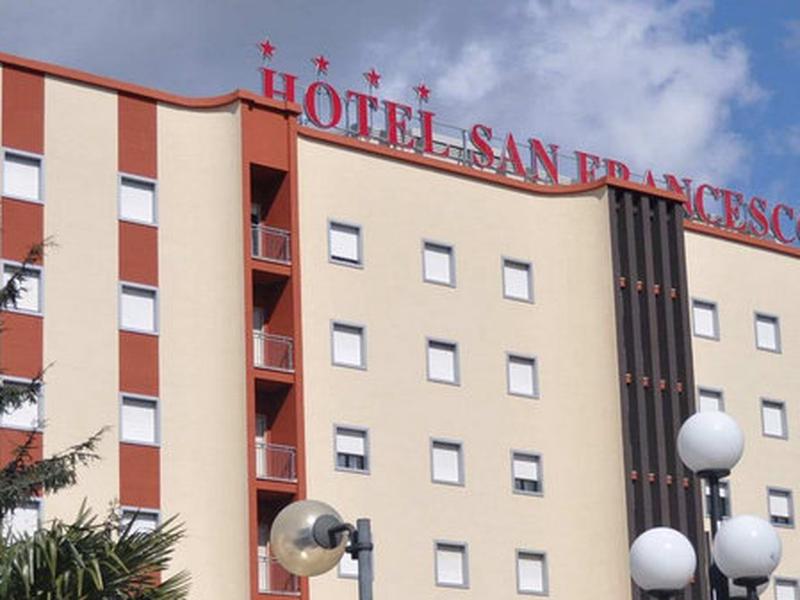 832176B1E306202E83F3A9C20A1900DD