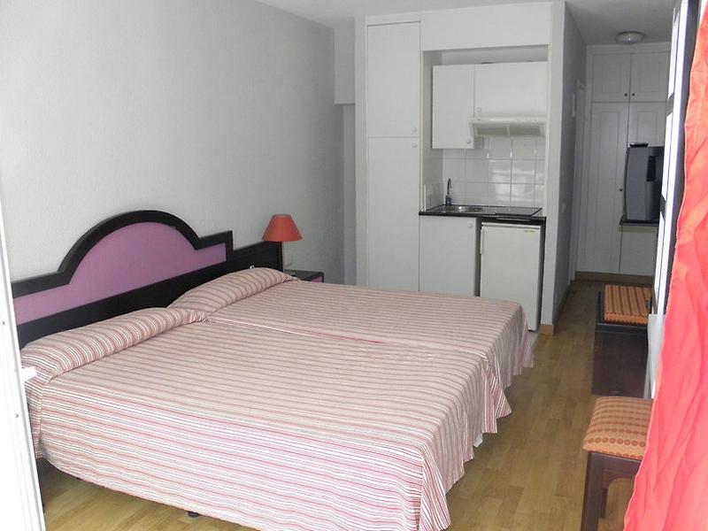 7FB1C6998134B8F705177F4CA331462A