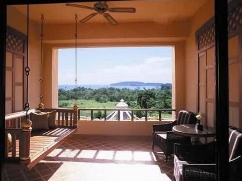 BB83BC135A1D944E6C48DBDA5F97BE64