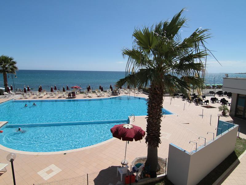 4562886D5C8B9889A3FB16DB00134361