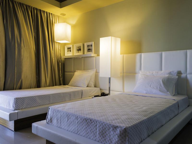 0D772CBC3F4EC8FBA3E0D655C0240BDB