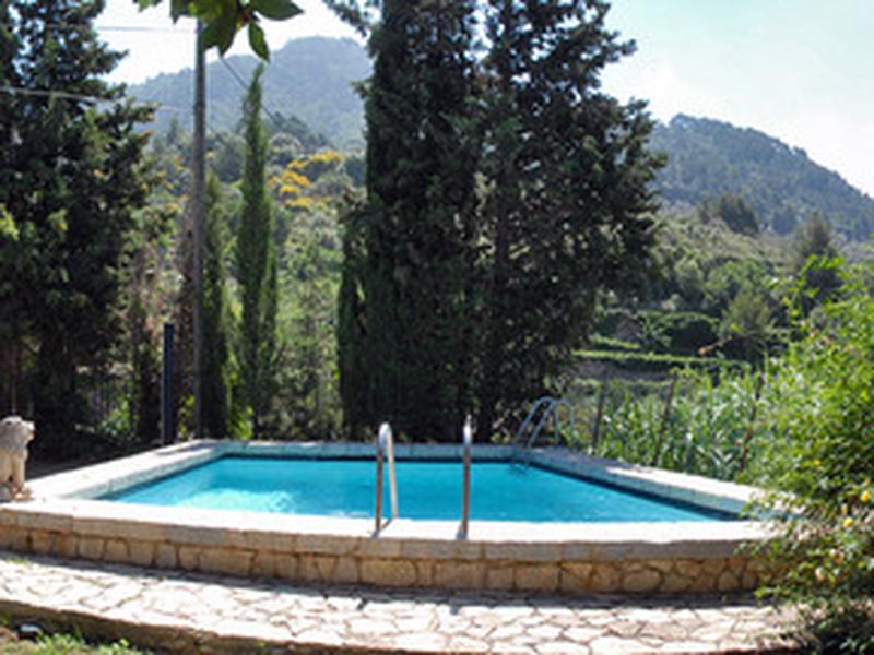 1811CDEF5599222D20B739B6148C7A75