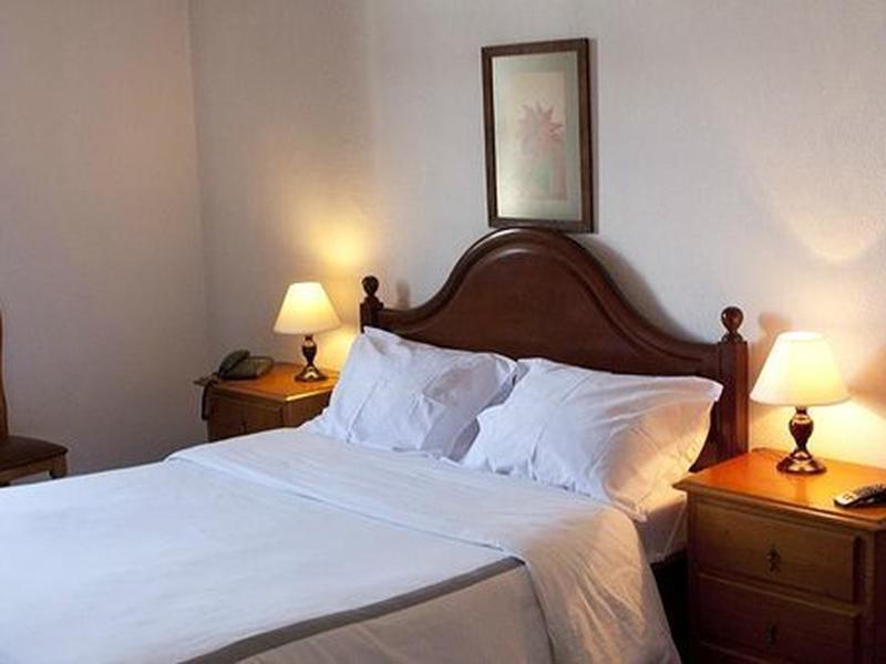 30C0DAC0448B5C5D8636DED9FB7954EB