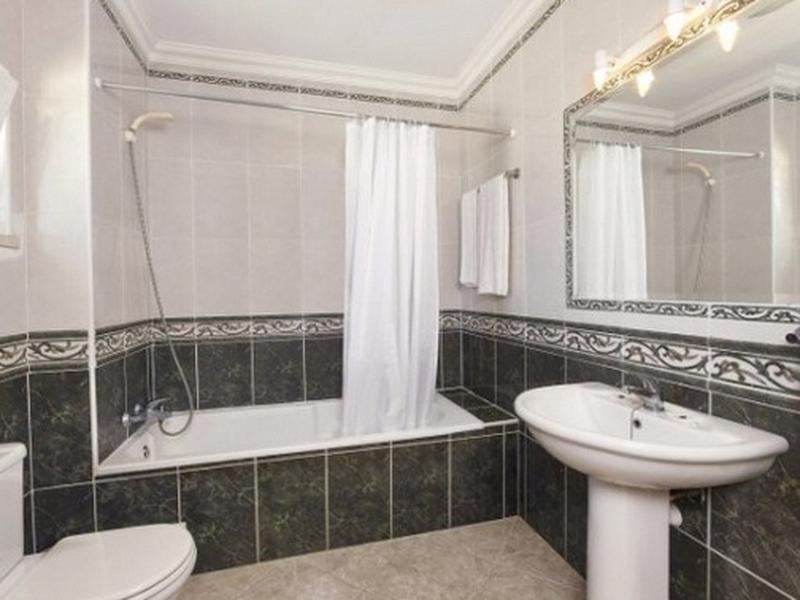 6684A67A4D0982C7D5DA25814EF0FDBA