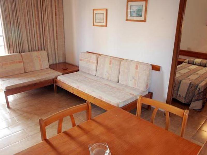 AAFF323E25C47BBFFEA35E53EEA29BB0