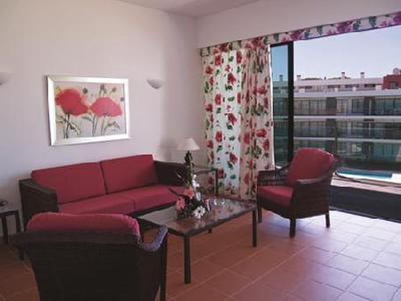 C1D4EA8541425FD3C6859A1B1AE5AED4