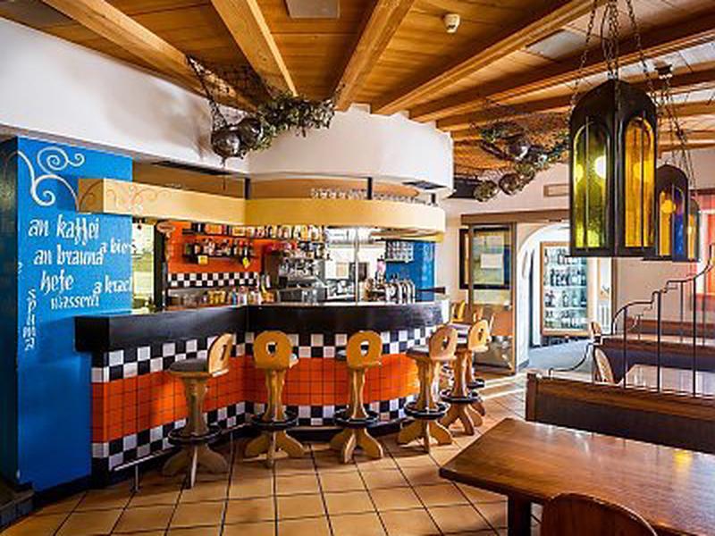 943832F0A13D194232853AB60B714233