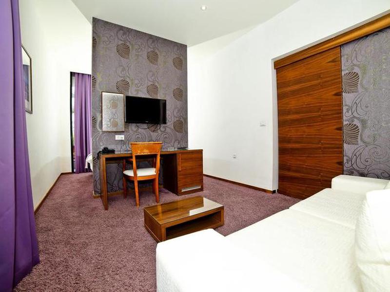 4C38FCA3DF1014CDD663CFB5E9762B4E