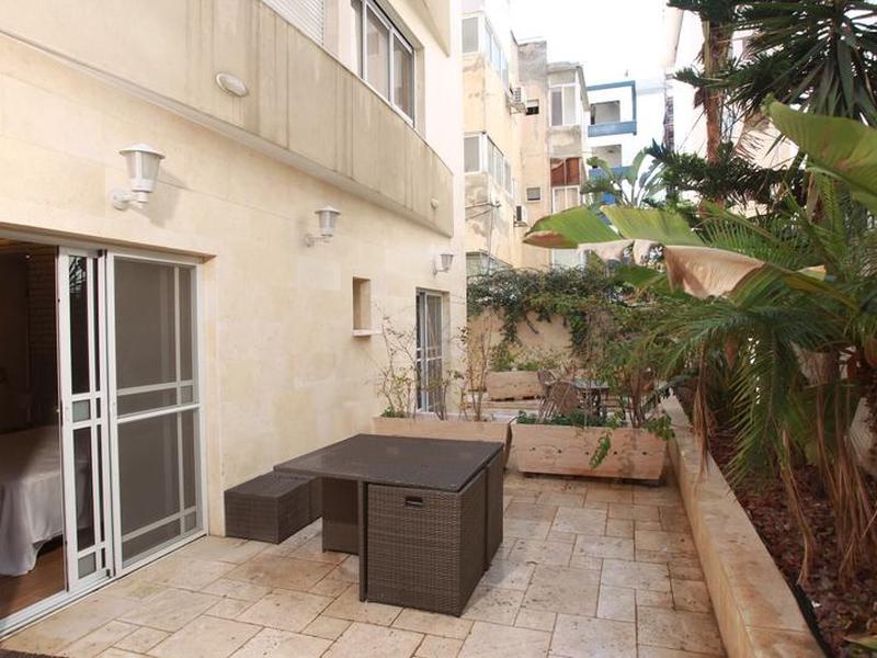 A4EFB1309FD11979DF773992BD68420E