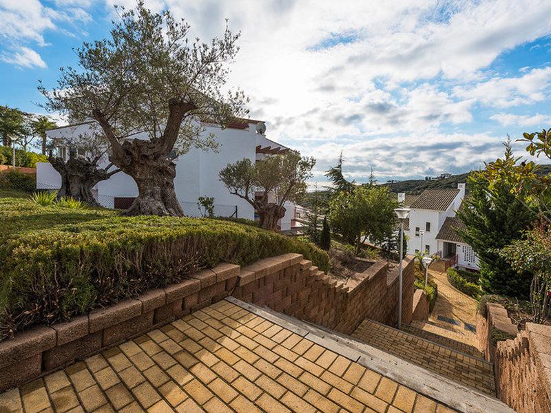 5806A16ED43911232AAE1B984D0B3CDC