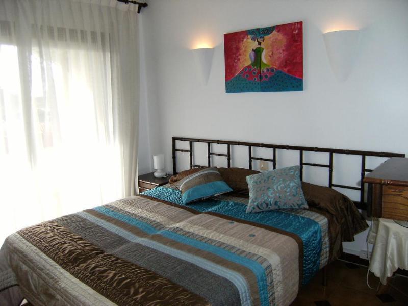 392759ED368E2AB433415E7517F874C5