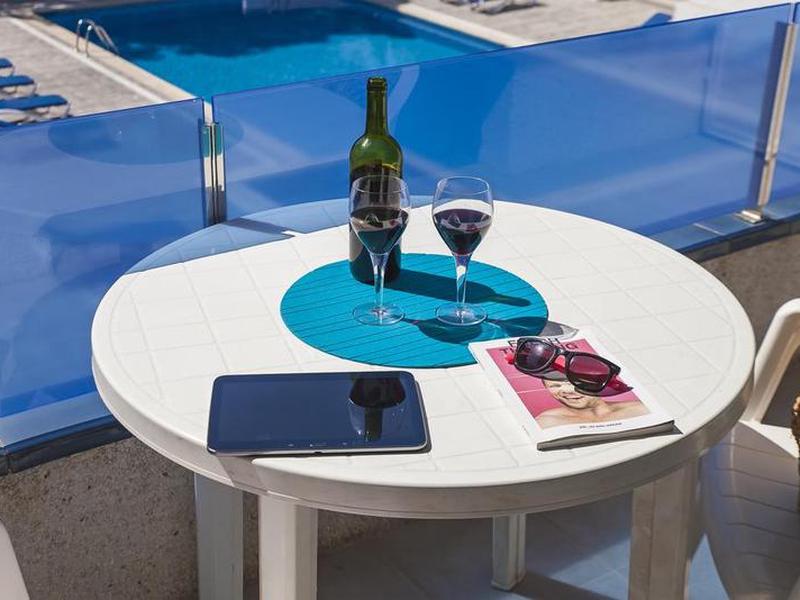 890923CBC617CD4CBEF38A51F3FC85F2