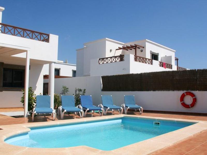 4DB51BDB7B2C35B8A61E8AE400C2AC5F