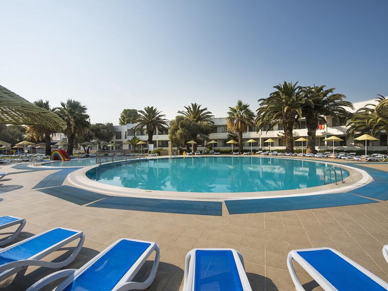 51FE6EE7F8F3D1D038568825858FEB59