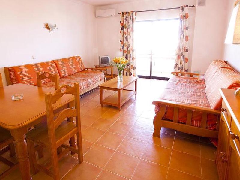 EA5AE8C34984B4161723A05745BA2CA6