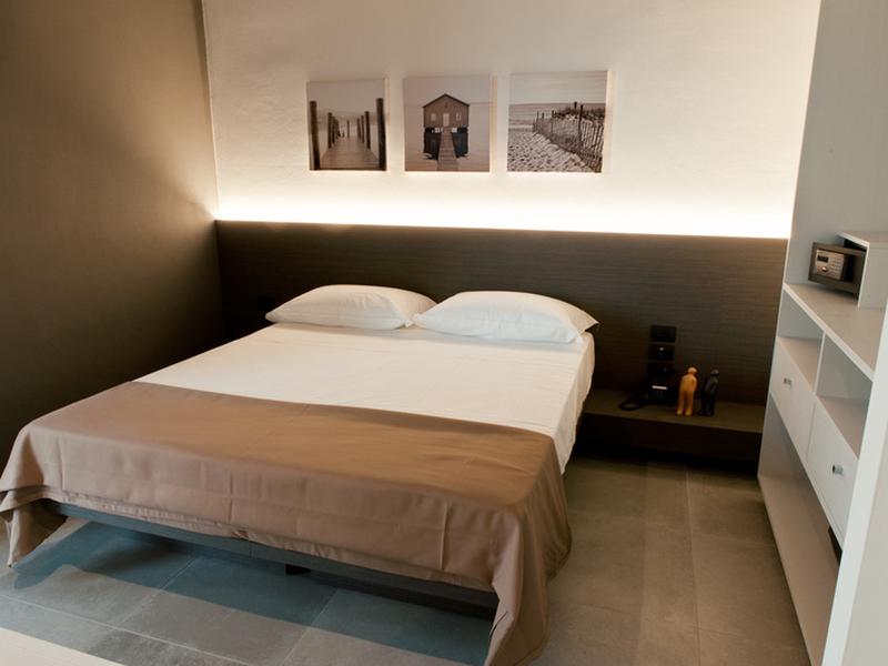 E483BF040750D67F41D7442DDC951A2B