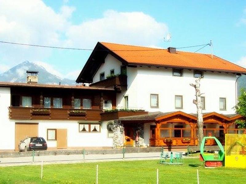 DB0688674E845AED66CB1BBE50E23615