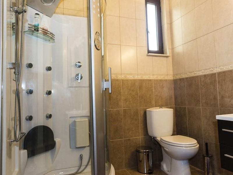 0A65840405ACBE5307E3A20D0E64746B