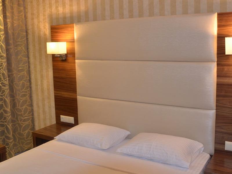 F66F2069B179296FF8C7C695A79E26EA