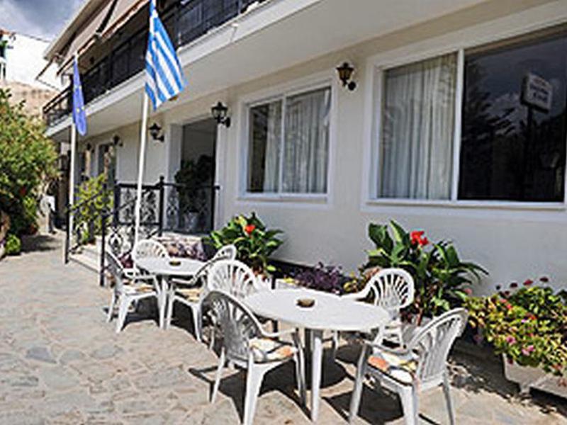 8D69F588F29AA1984293D43BBE59751F