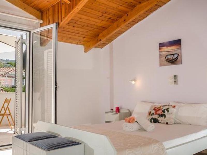 688D73E5AC4A54273BBF497356C3AA0D