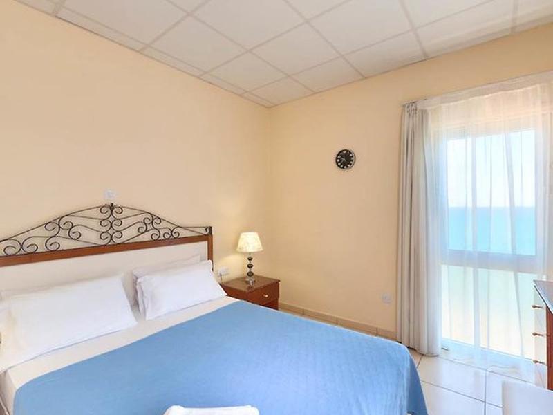 E2AE90199F97F9CE1DF3EAFAEF365C22