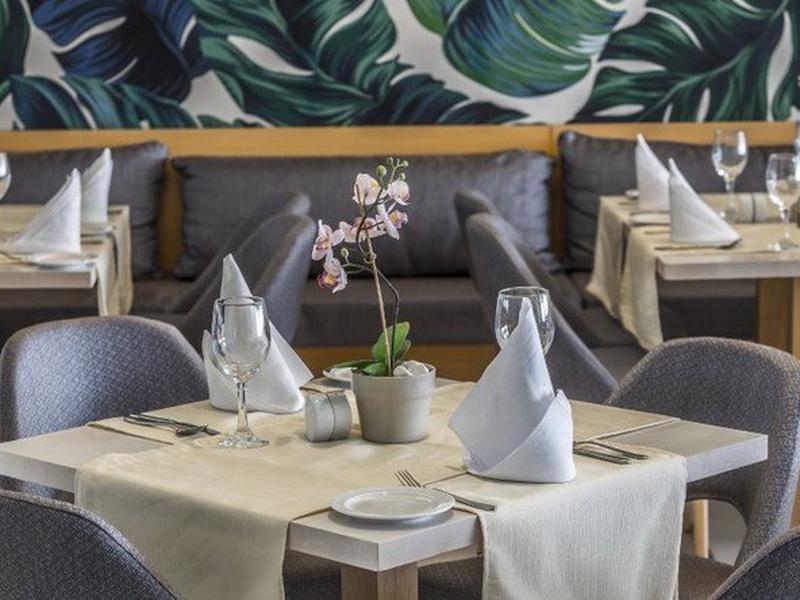 5A6134EC91AD6B41FB6C4DF7734FD3D8