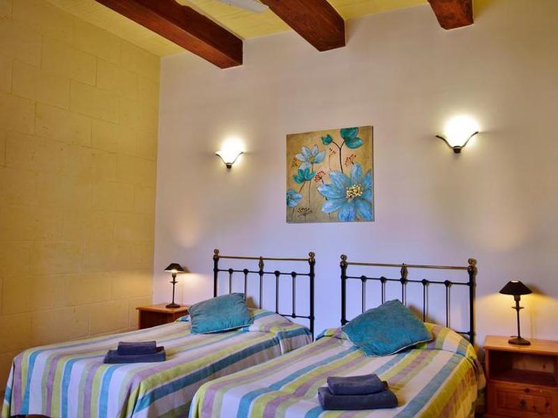 ECF836FE5C441F3F642DE6796AF7AD40