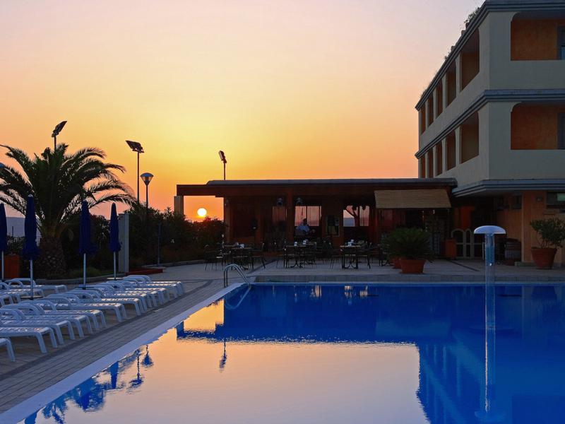 56A4FF5CBACBF3510359F4DD46F2F8DE