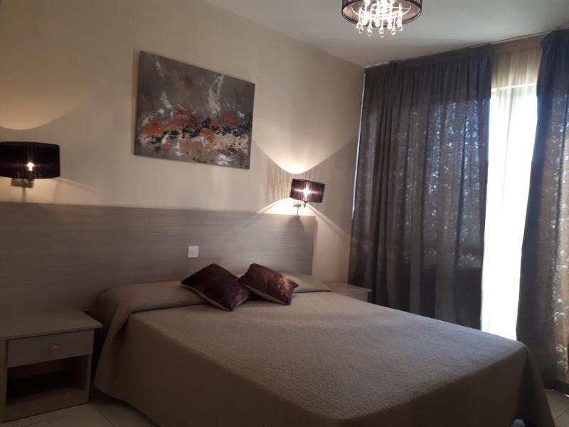 93EE2F35B8D89EB51074AA5C3DF44CC9