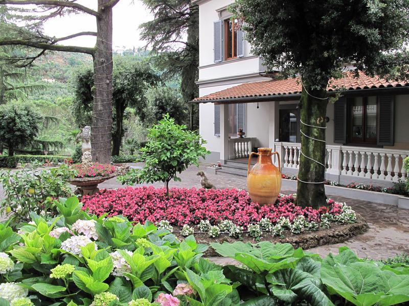 219CC0C3AD7F67C8E274C06D8B587D27