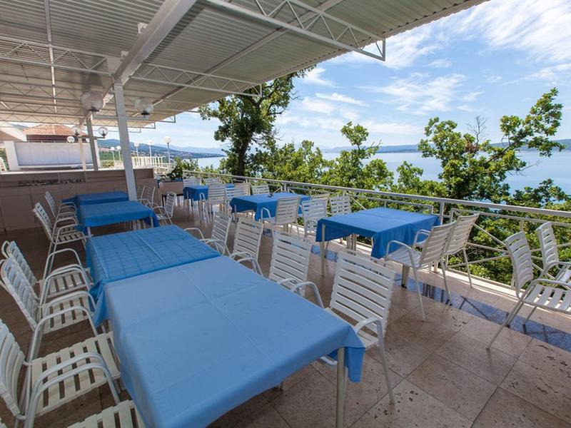 EAF0423AD04066A4CBFA7E4624D9760B