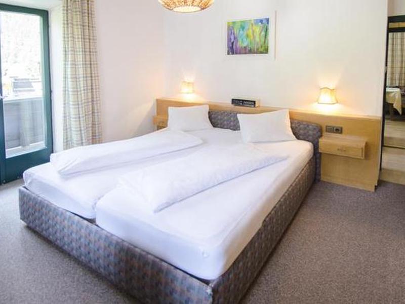 93FAEB935FCE267AD084F12677599EBB