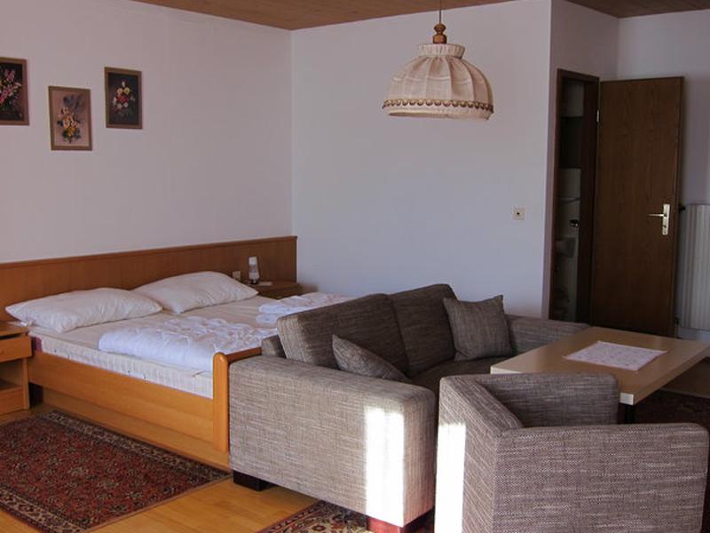 17B96B81ACEC1B3C5A244232F187D8F8