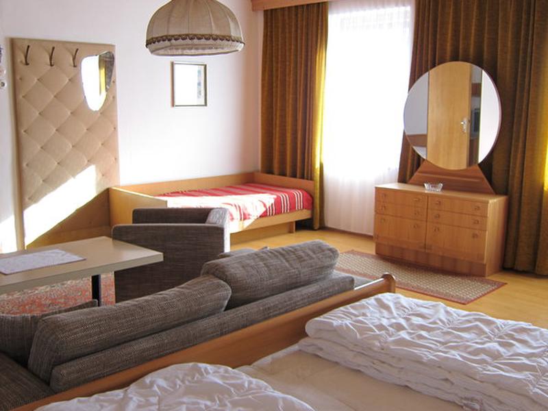 75B3EC7CDFA84613C6F39EF4A7321CB1