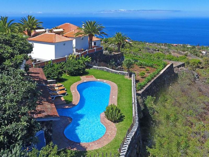 4A794D18D2AF5E6C18B34C34C8D0F513