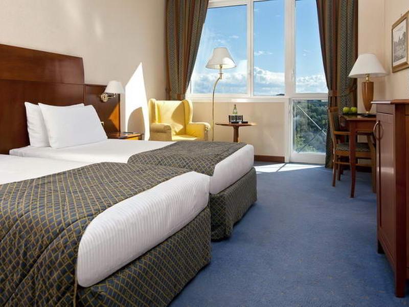 FD59DB421B4A57D52AF36A1DD5BD3975