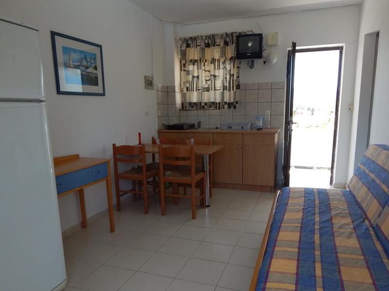 F33F5B9B2C13095F22AC58AEDFD39E5A