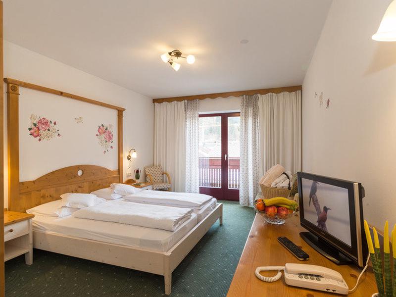 7DF03E408CB3FC012E3D4E00842D2293