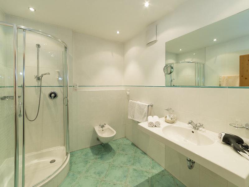 2D7B4C69B7D0D670C1268B03B81390A3