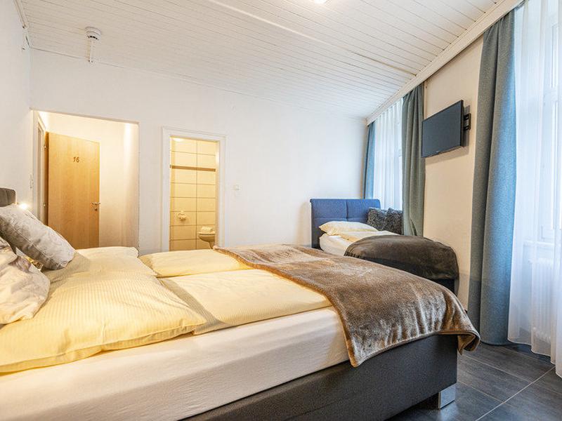 A37192409A2D4B4B7F3D0D67DED352CE