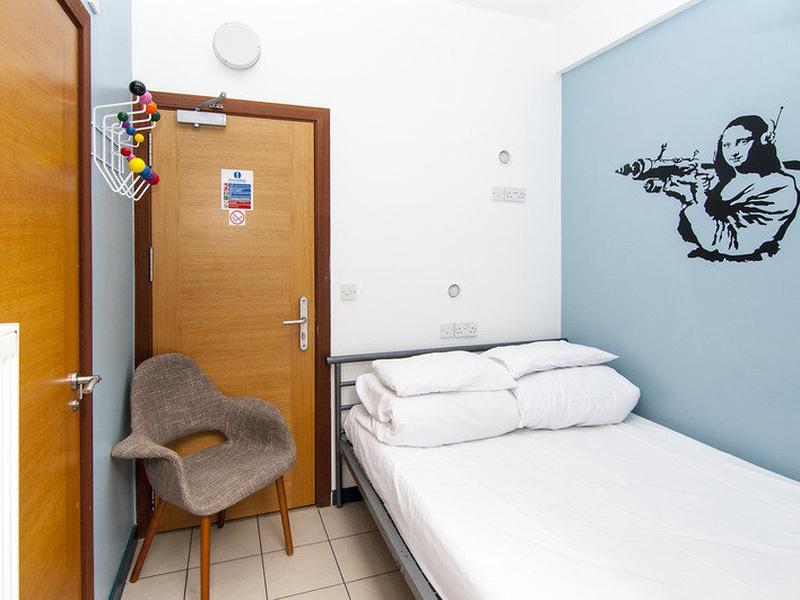 067DC6D2B2FB2149DA711DF31DEA1EF8