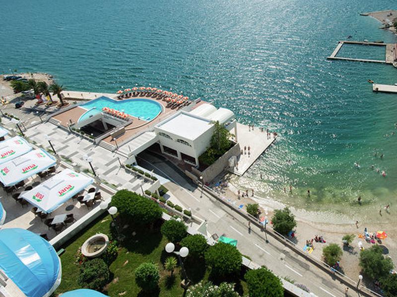 081F9C4062E7DEEE2B7B6E7010DE0C08