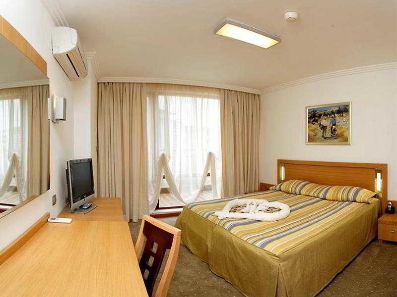 A3FA0F011F7B1910D8834D41755B77AB