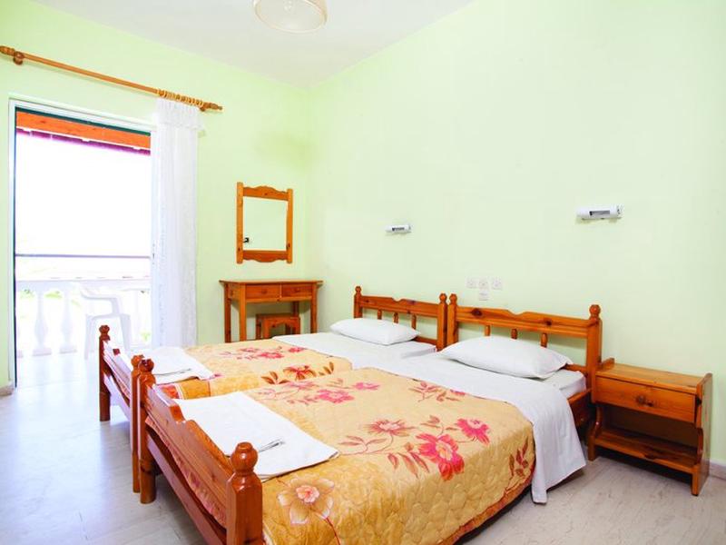 18AE1BA2EFBAF8275DD6D6E1CD539240