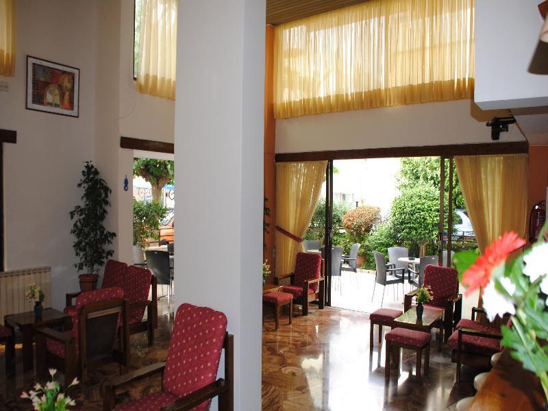 A52B2A37BF339D9F53E779ACD3180ADC